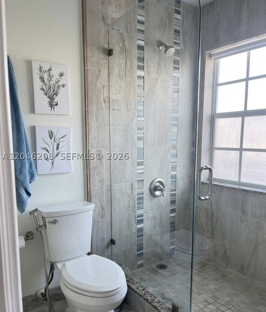 LAGO DEL REY CONDO - Residential