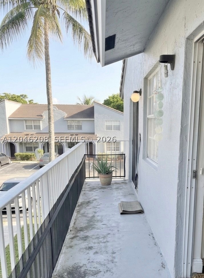 LAGO DEL REY CONDO - Residential
