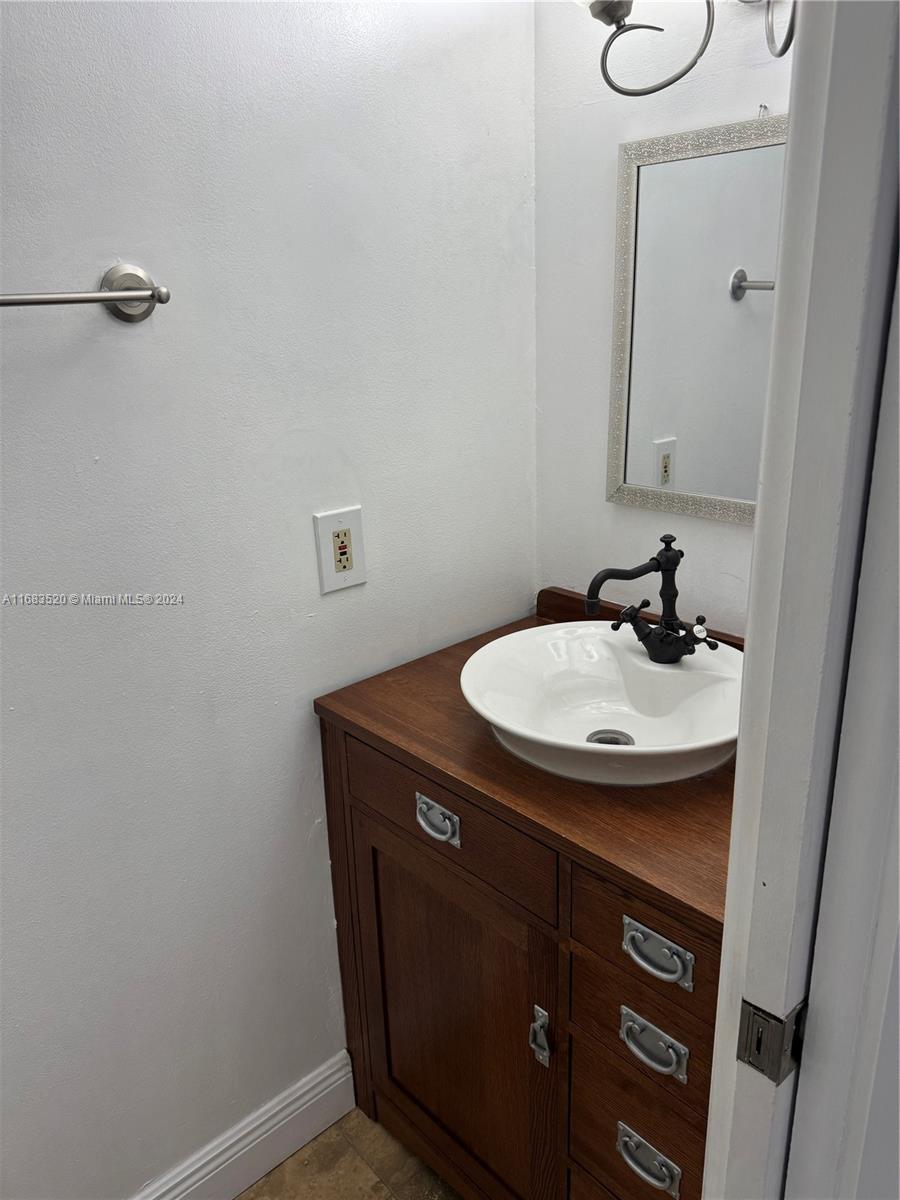 TERRA LAKE VILLAS CONDO - Residential Lease