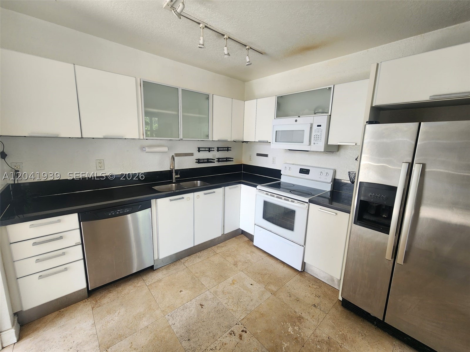 BAY HARBOR ISLAND - Residential Lease