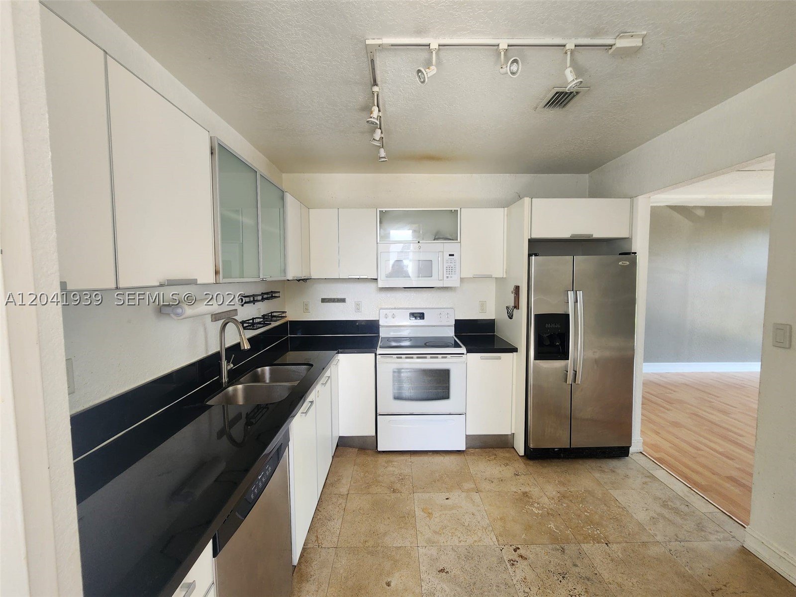 BAY HARBOR ISLAND - Residential Lease