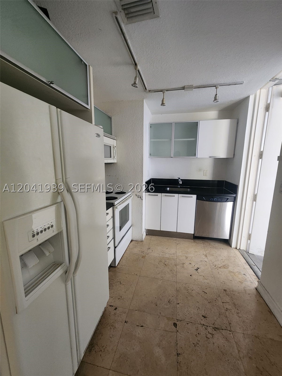 BAY HARBOR ISLAND - Residential Lease