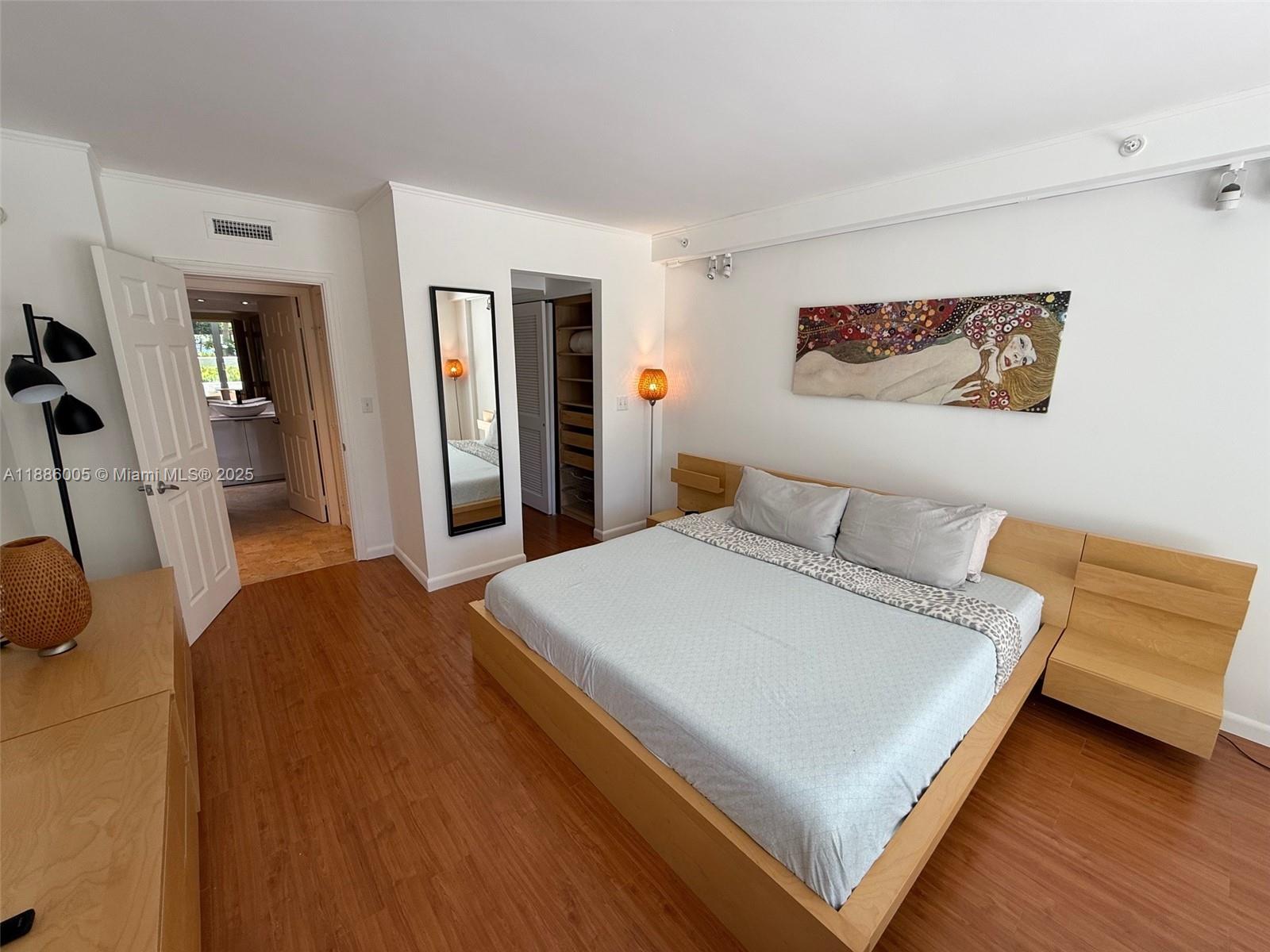FLAMINGO SOUTH BEACH I CO - Residential