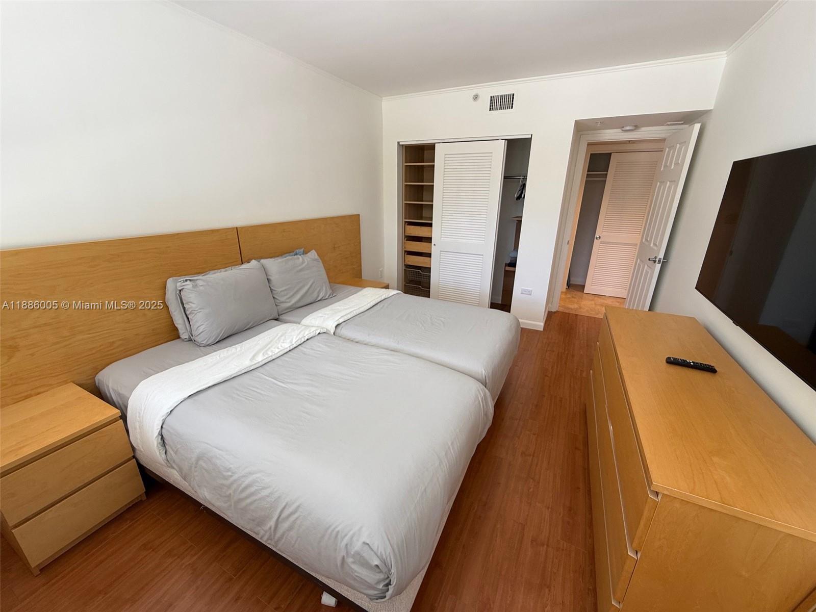 FLAMINGO SOUTH BEACH I CO - Residential