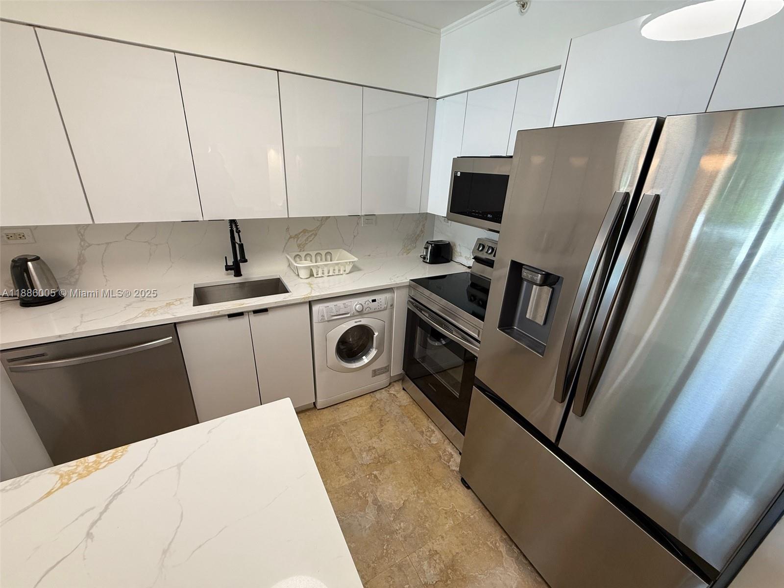 FLAMINGO SOUTH BEACH I CO - Residential