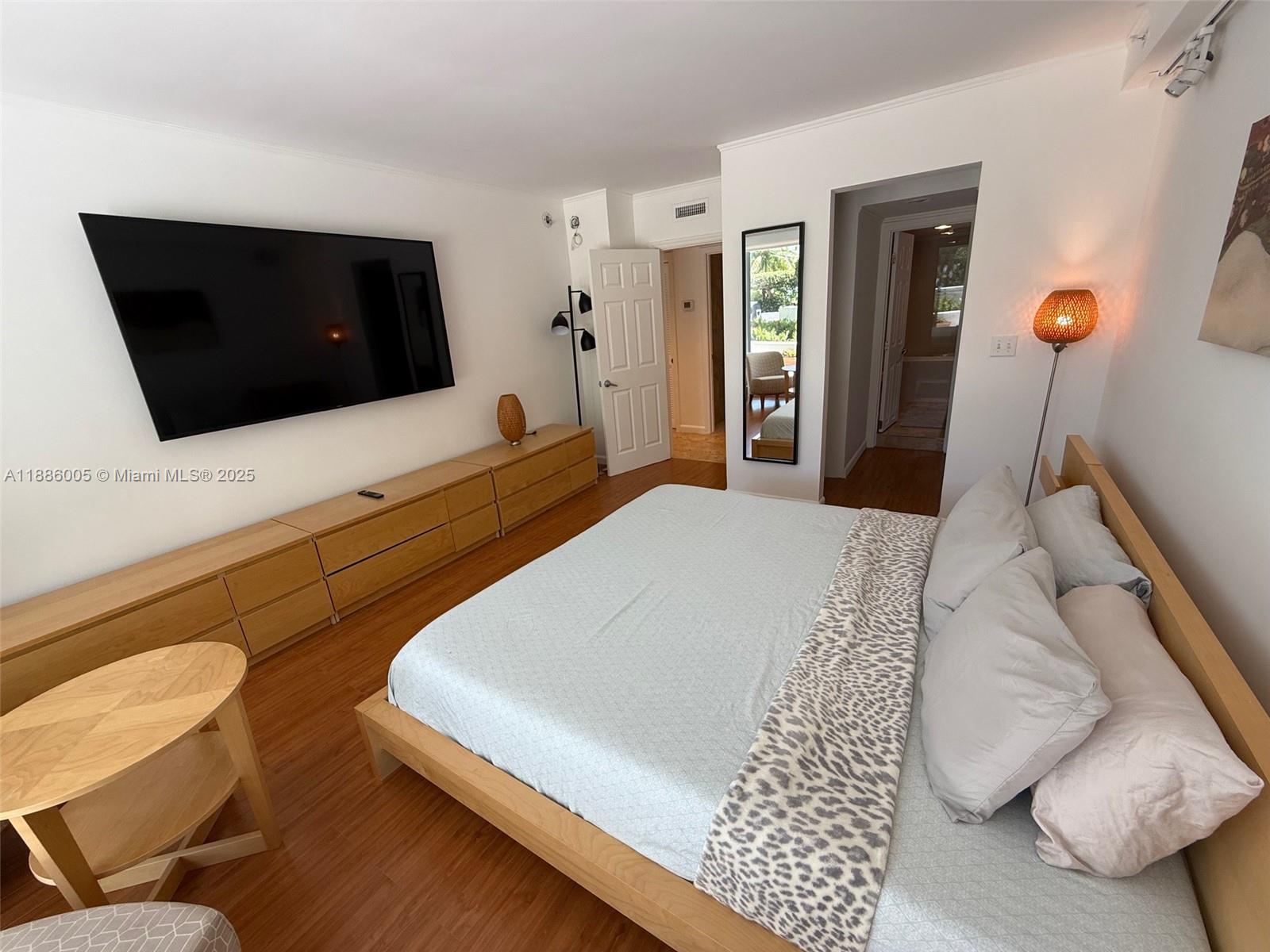 FLAMINGO SOUTH BEACH I CO - Residential