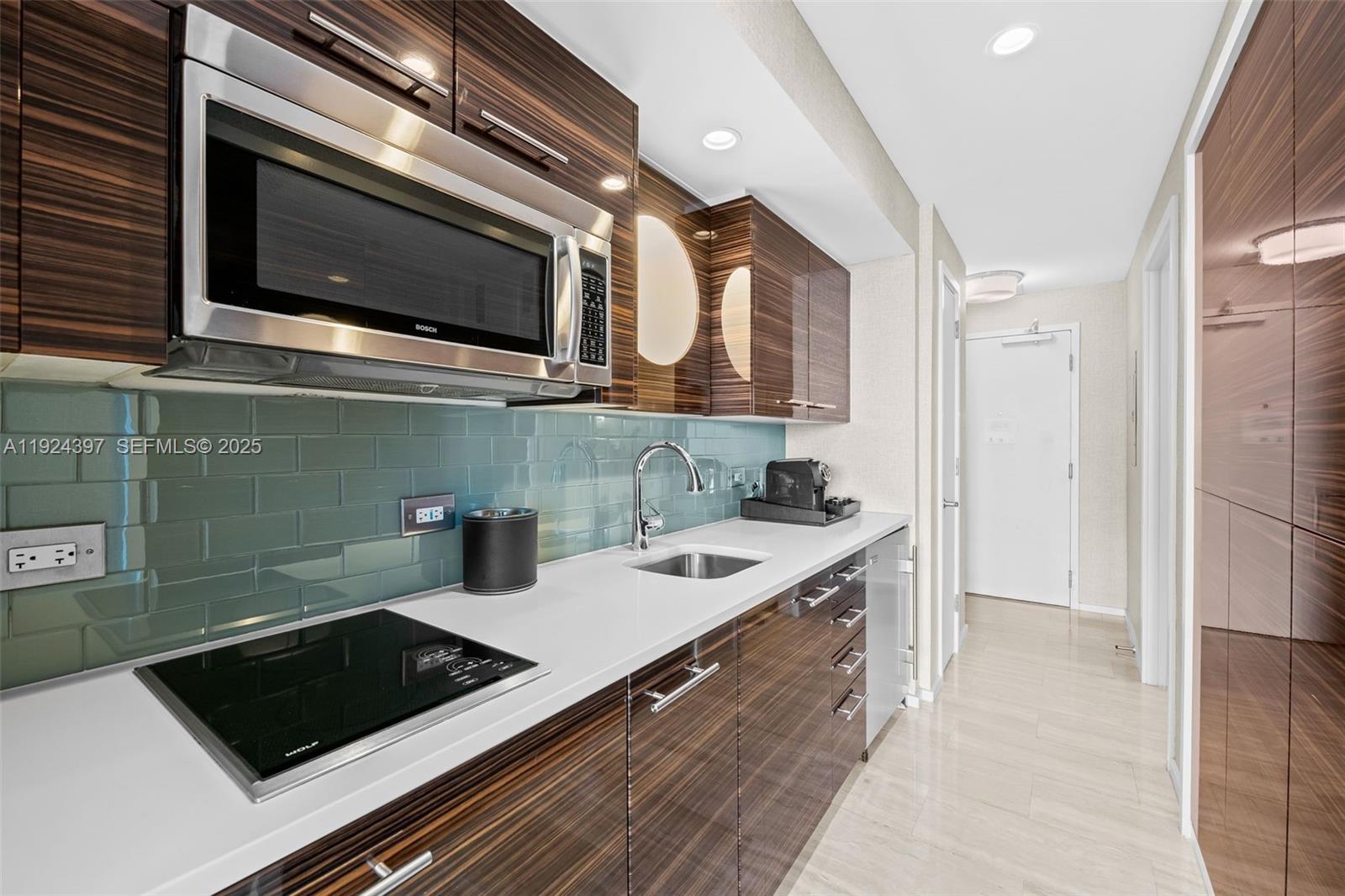 551 FLB CONDOMINIUM RESID - Residential