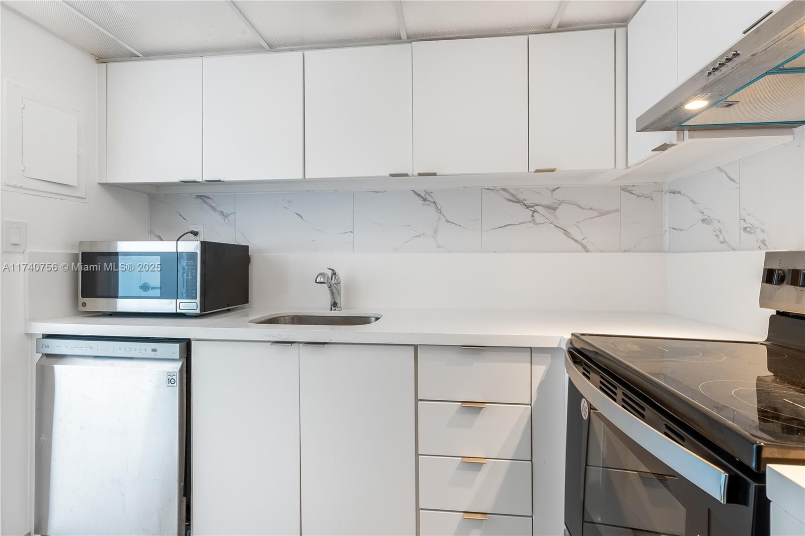 MIRADOR 1000 CONDO - Residential
