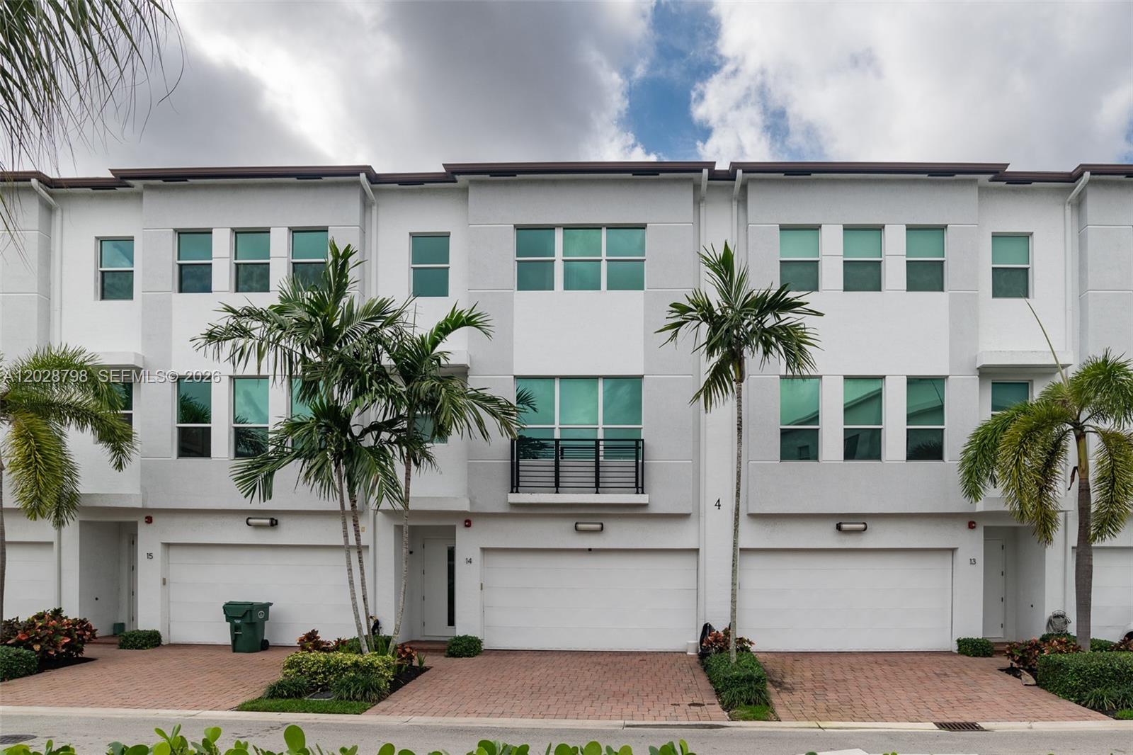 POINTE @ MIDDLE RIVER - Residential