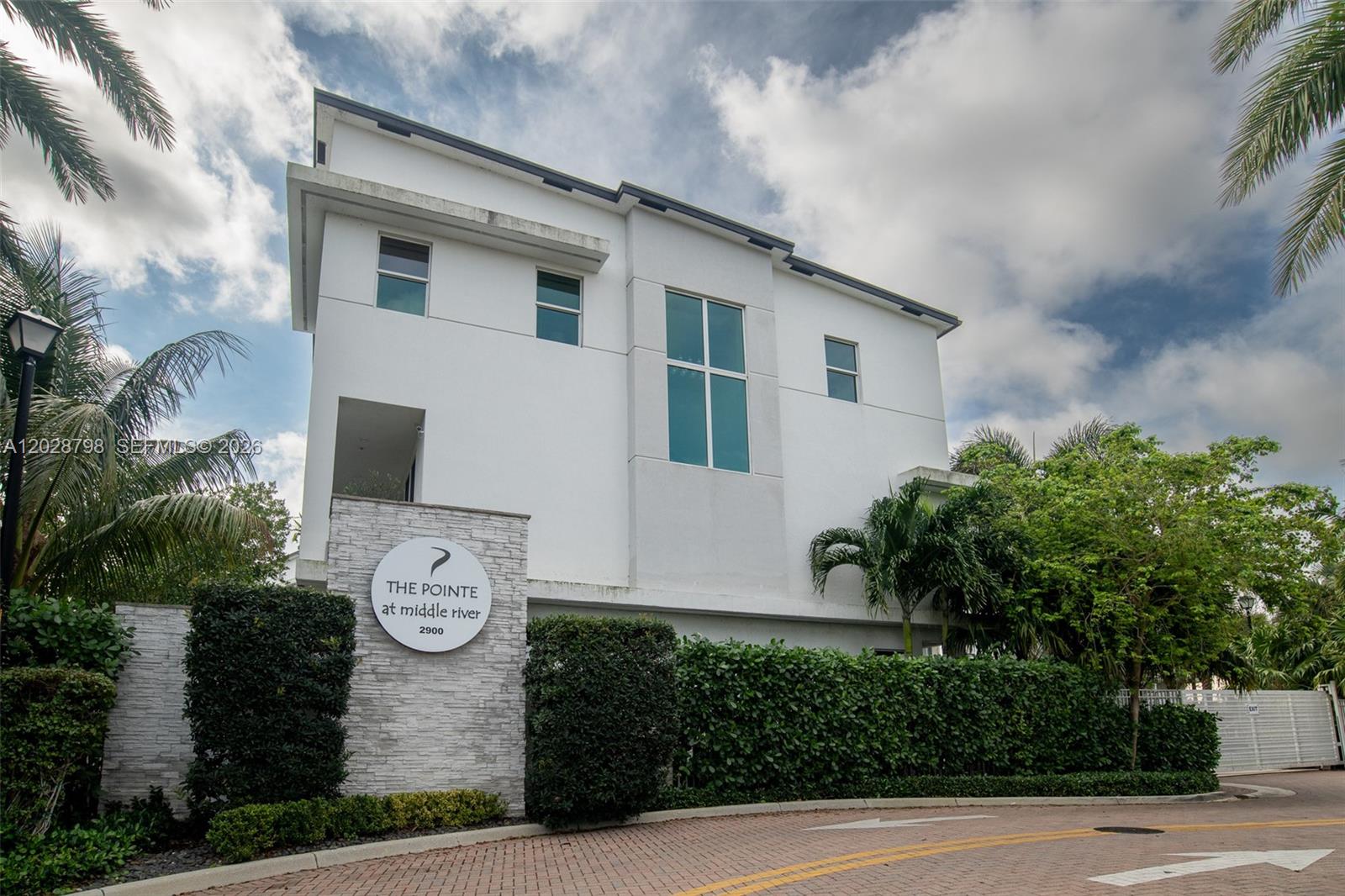 POINTE @ MIDDLE RIVER - Residential