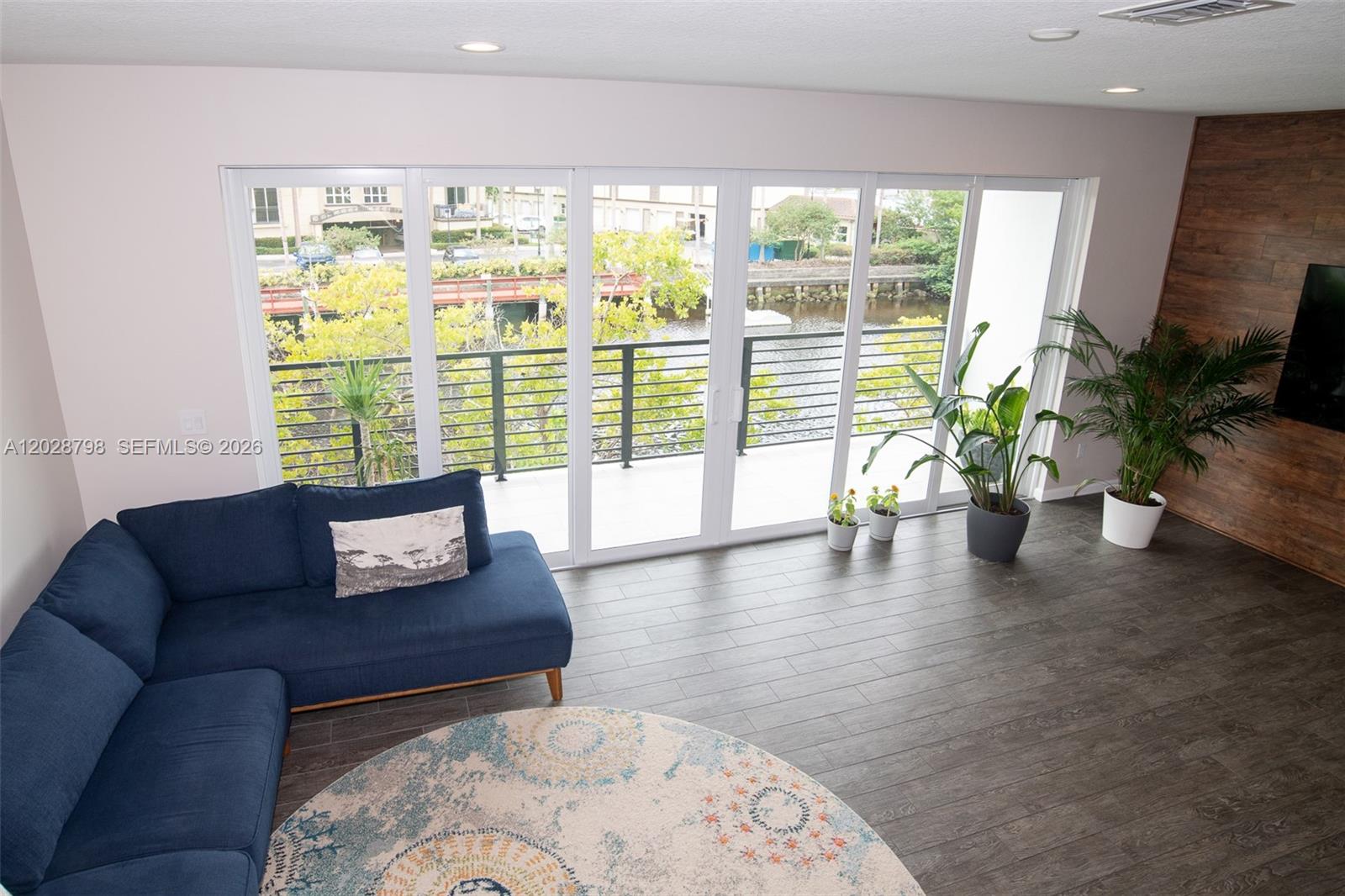 POINTE @ MIDDLE RIVER - Residential