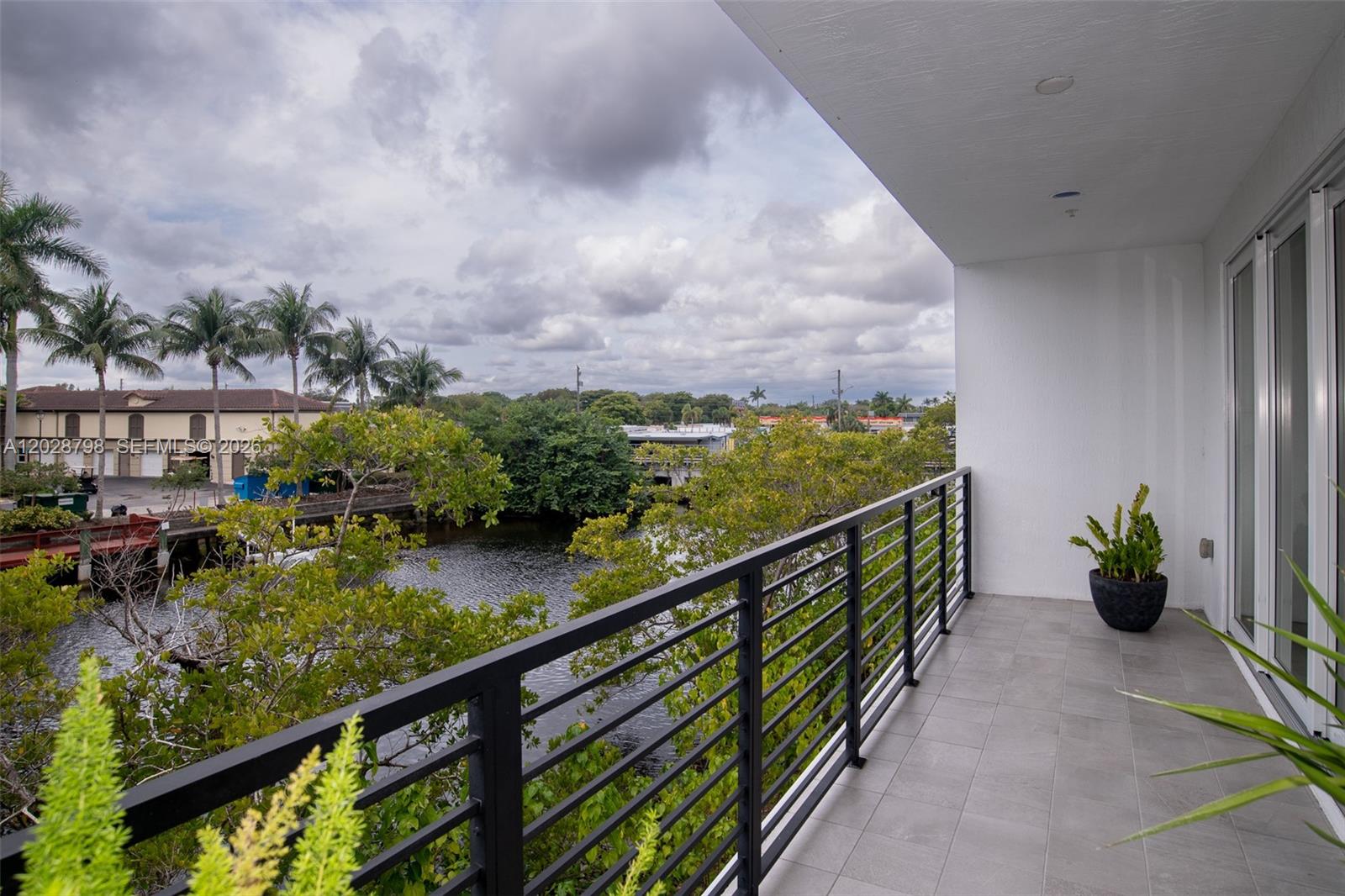 POINTE @ MIDDLE RIVER - Residential
