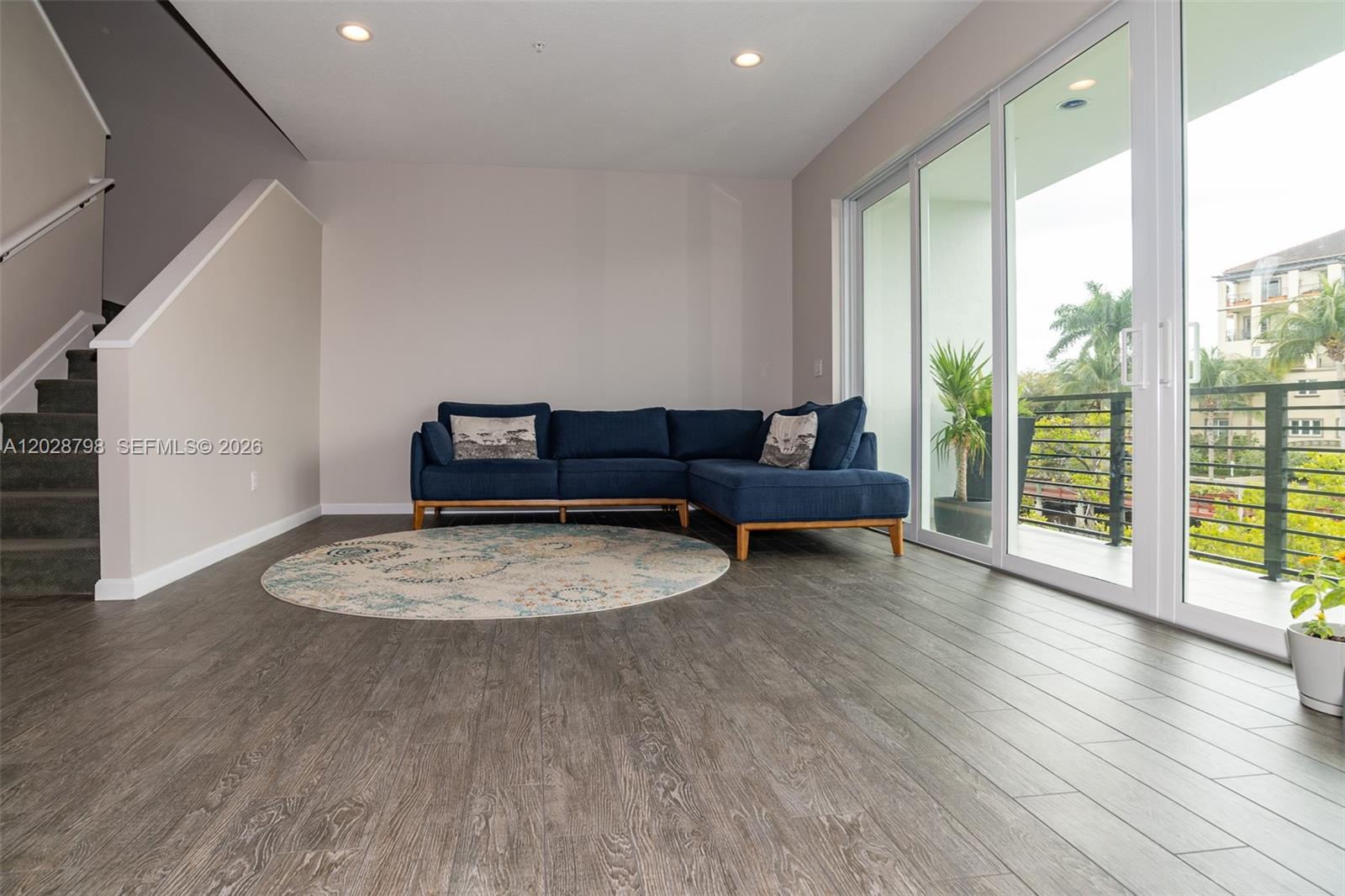 POINTE @ MIDDLE RIVER - Residential