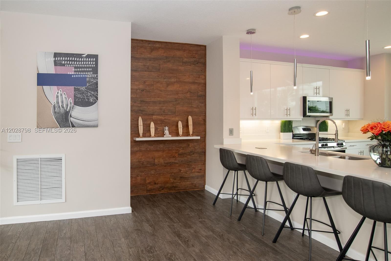 POINTE @ MIDDLE RIVER - Residential