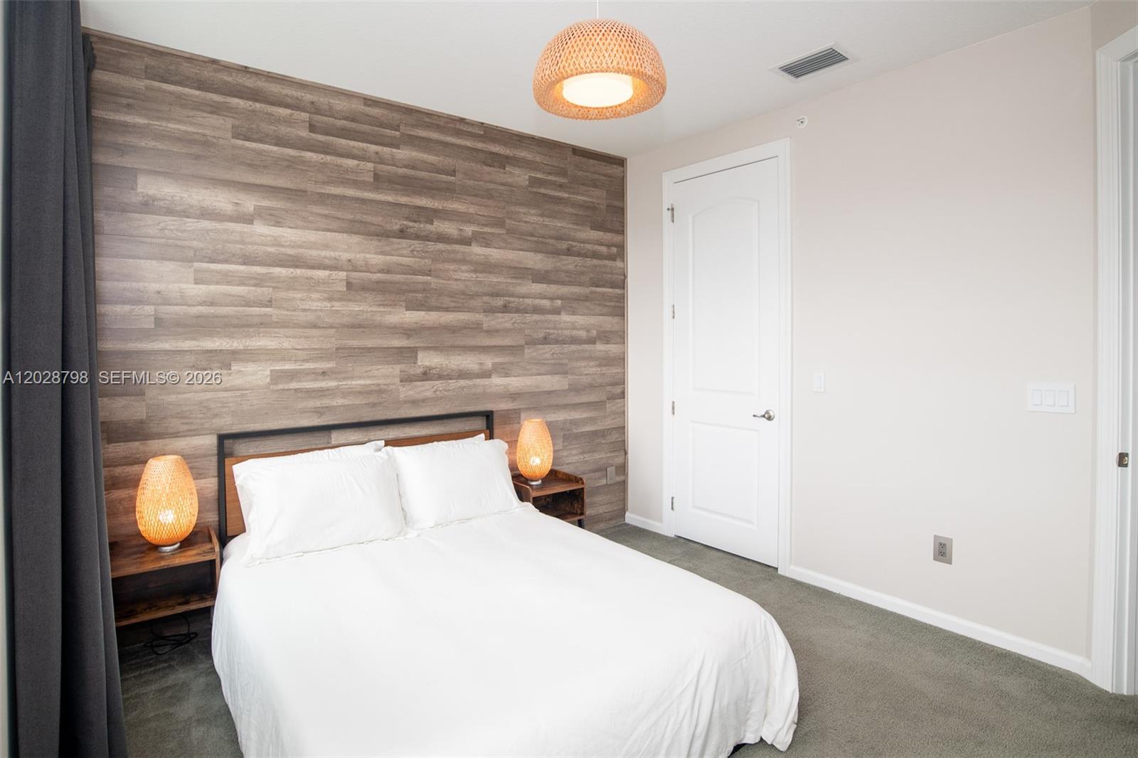 POINTE @ MIDDLE RIVER - Residential