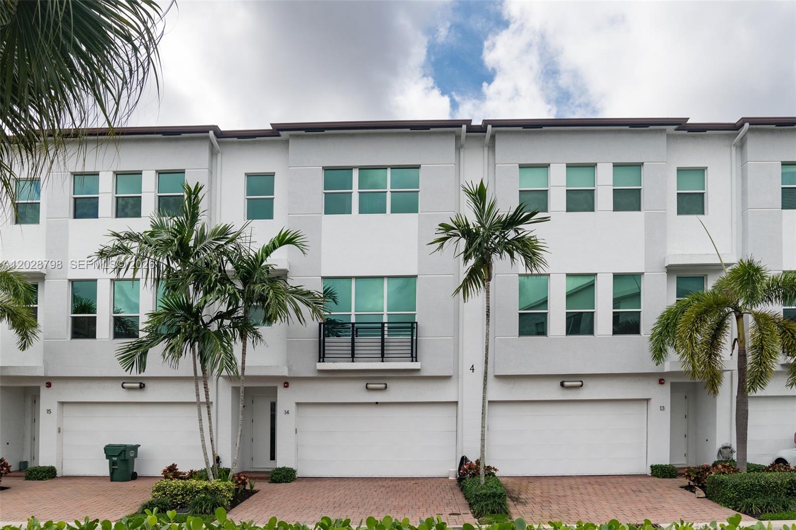 POINTE @ MIDDLE RIVER - Residential