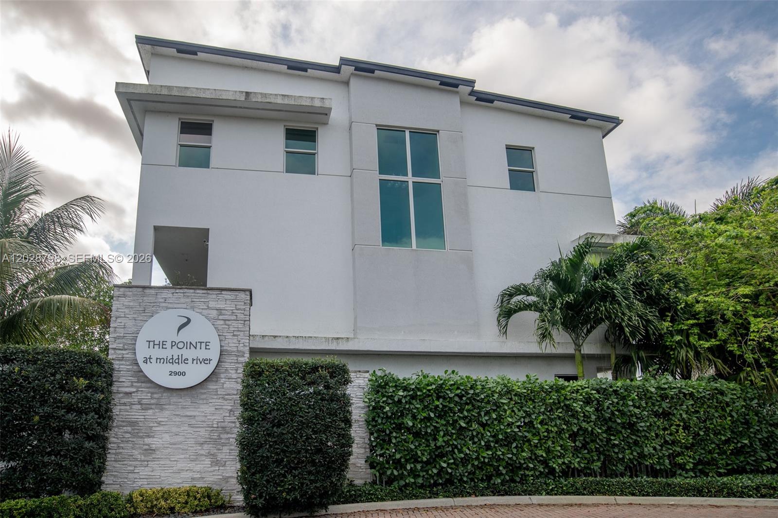 POINTE @ MIDDLE RIVER - Residential