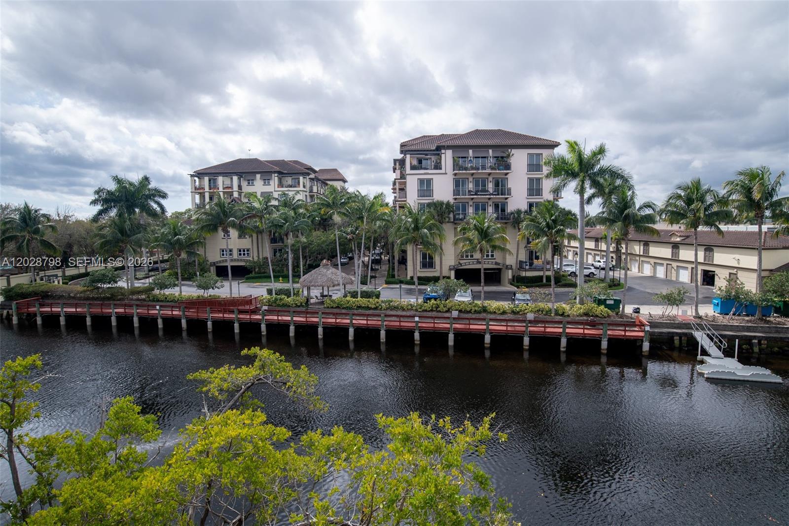 POINTE @ MIDDLE RIVER - Residential