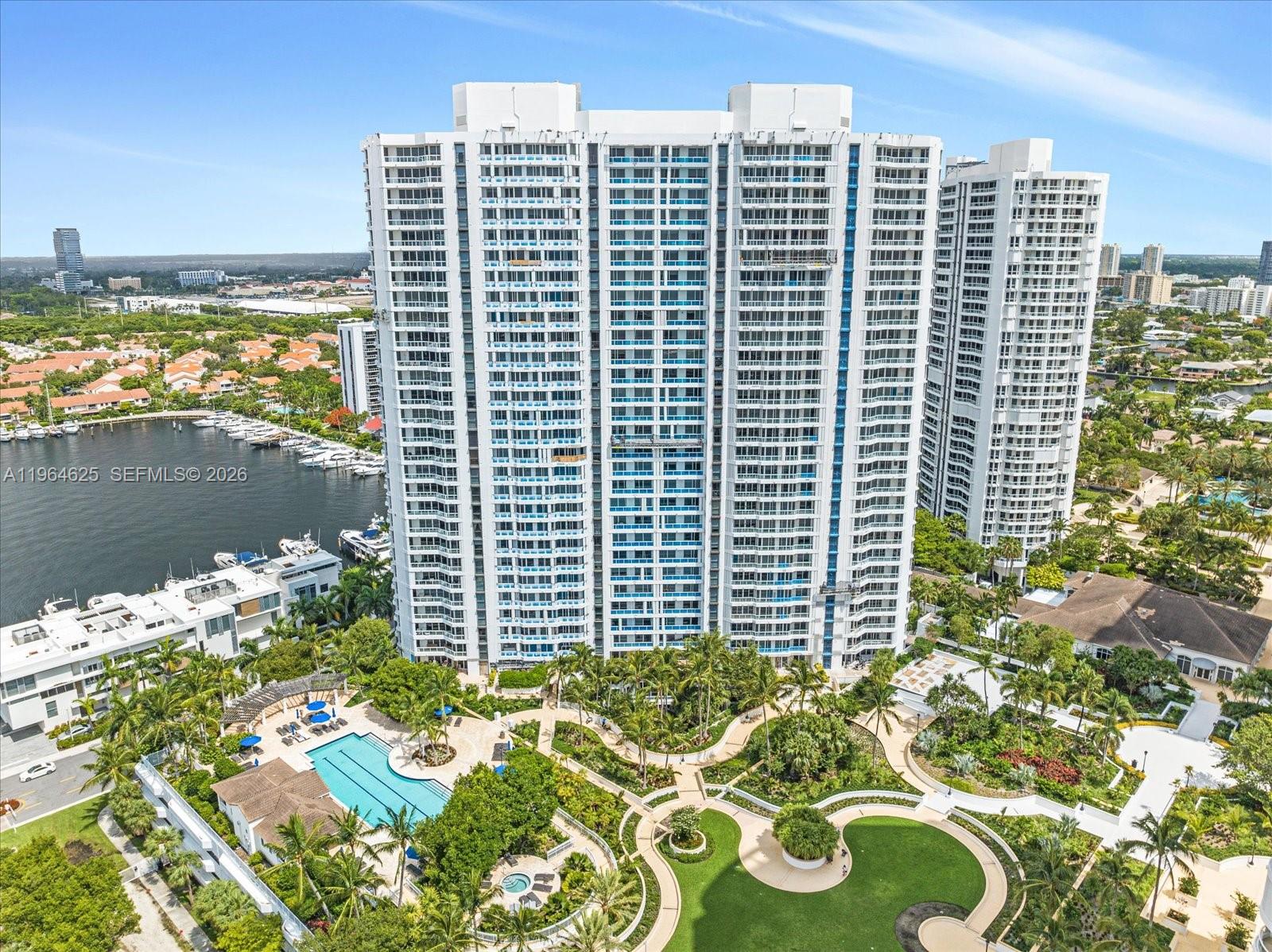 SOUTH TOWER AT THE POINT - Residential