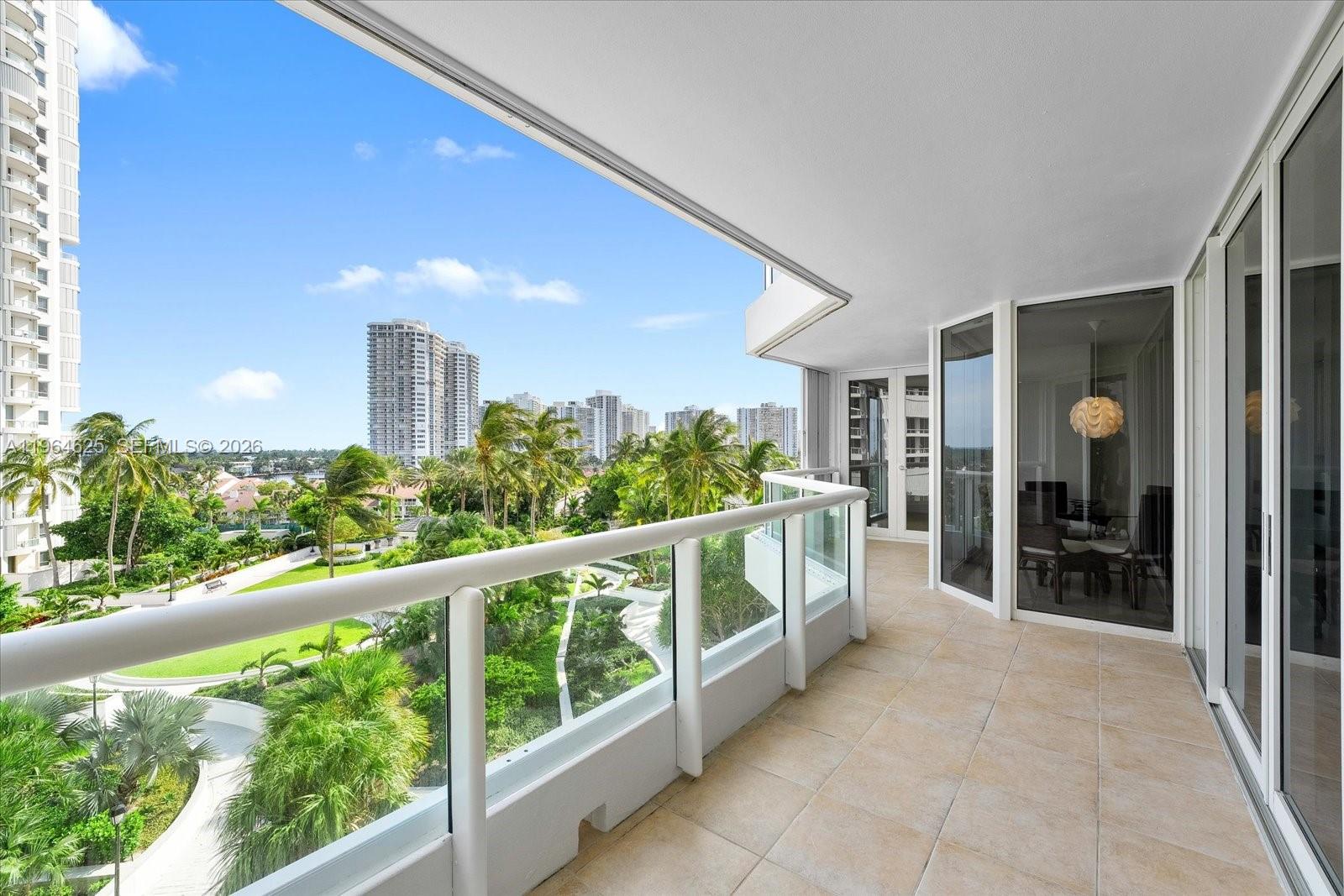 SOUTH TOWER AT THE POINT - Residential