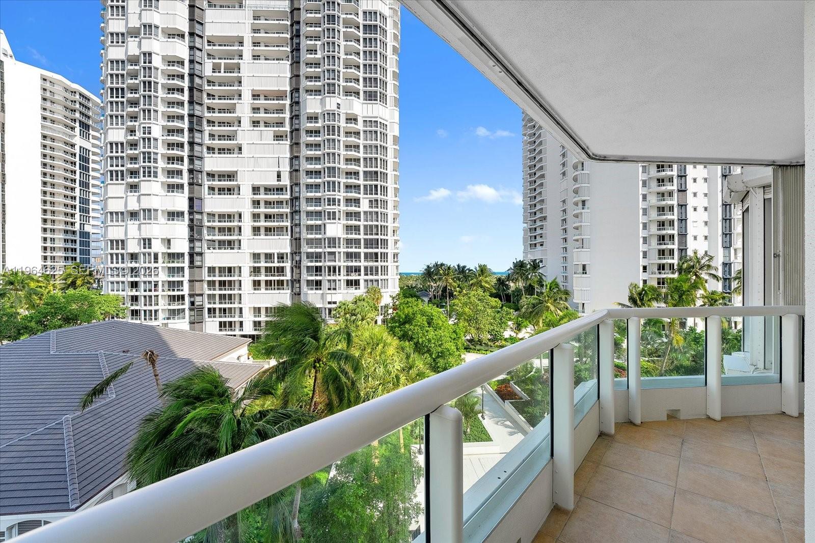 SOUTH TOWER AT THE POINT - Residential