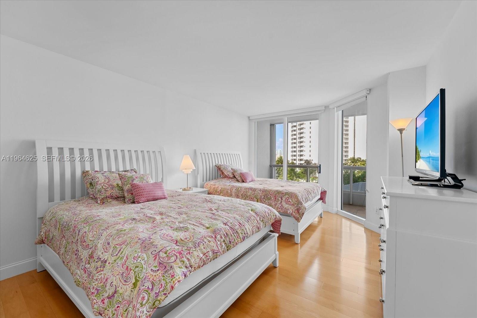 SOUTH TOWER AT THE POINT - Residential
