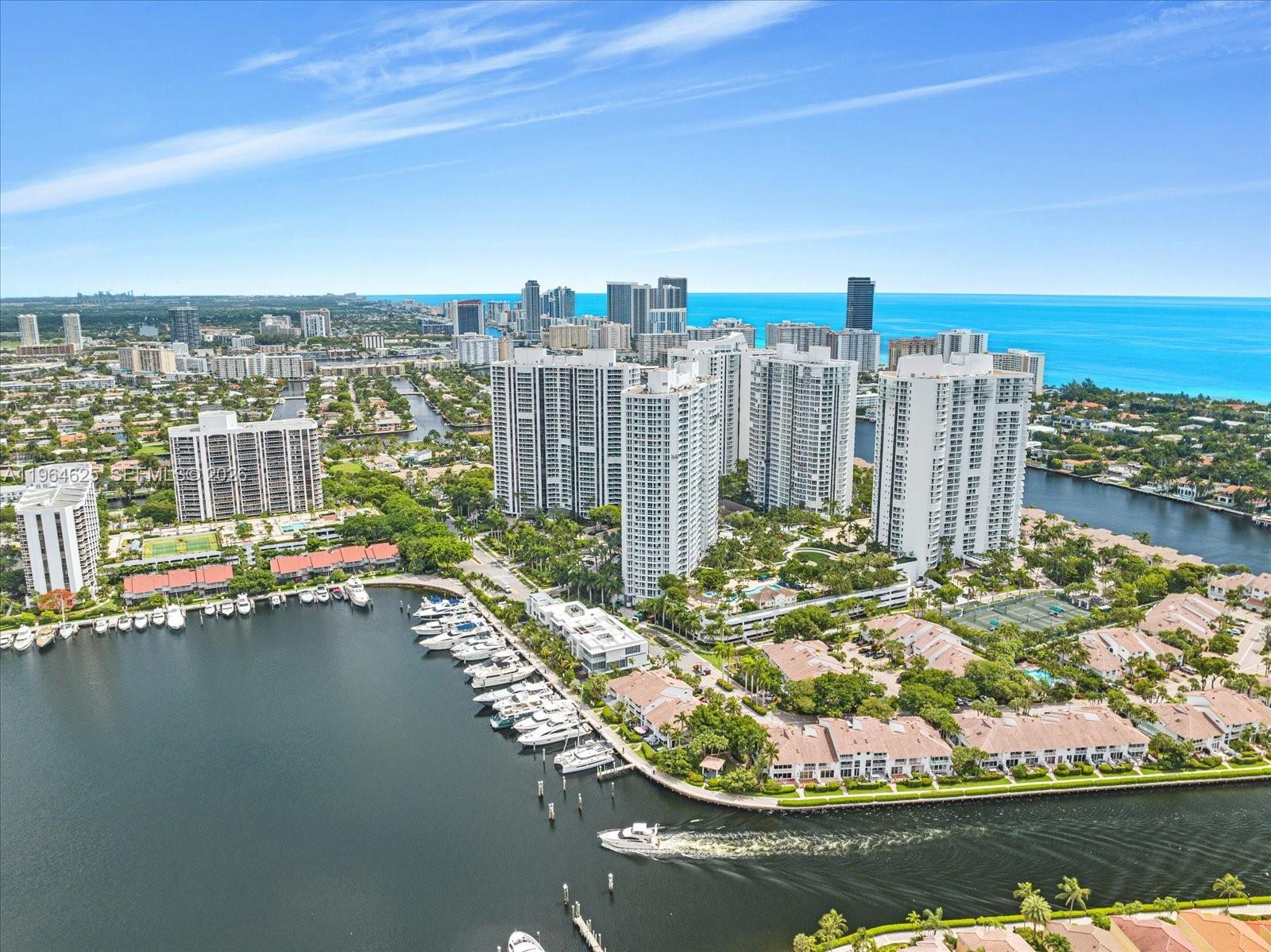 SOUTH TOWER AT THE POINT - Residential