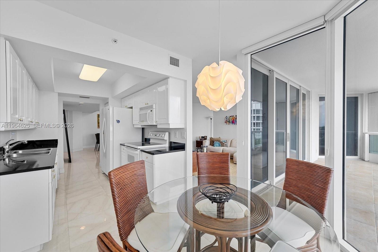 SOUTH TOWER AT THE POINT - Residential