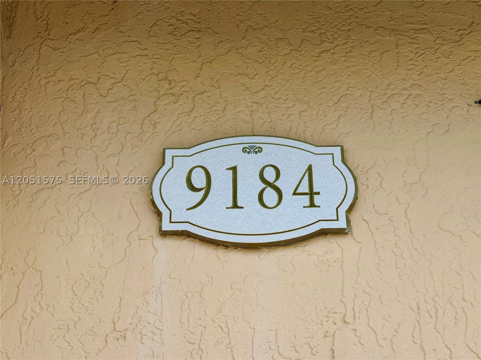 Great Townhome in the heart of Hialeah Gardens. Les Fontaines  perfect for a family with  Elementary, Middle and High school members  looking to relocated. spacious 3-bed,2 bath, back yard patio,3-parking spaces.. Ideal location near shopping, dinning and mayor highways  (27th, Okeechobee, Palmetto and turnpike.

easy to show, showtime request at any time.