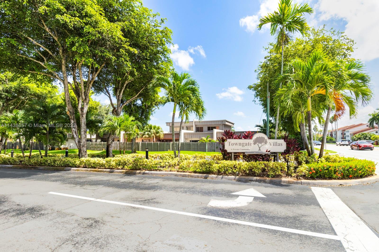 CREEKSIDE VILLAS SEC1 - Residential