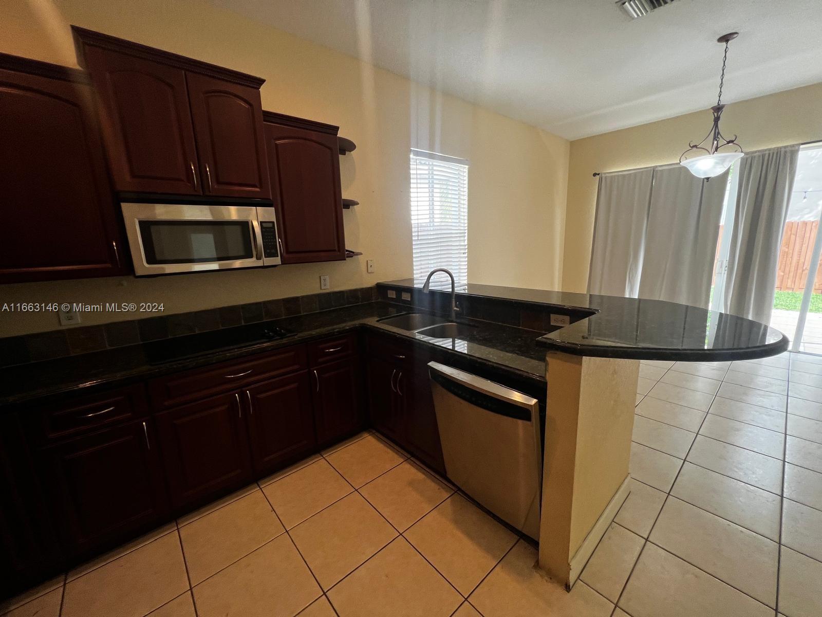 EFM ESTATES SEC 1 - Residential Lease