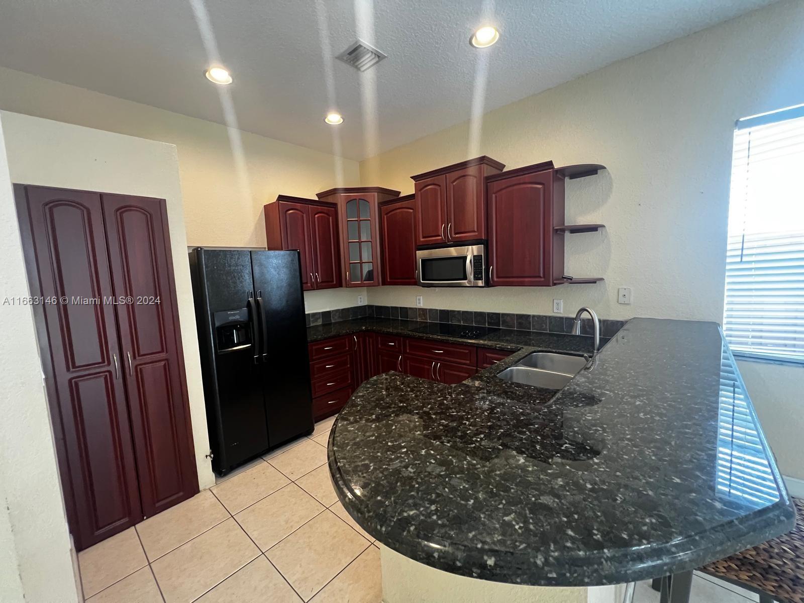 EFM ESTATES SEC 1 - Residential Lease