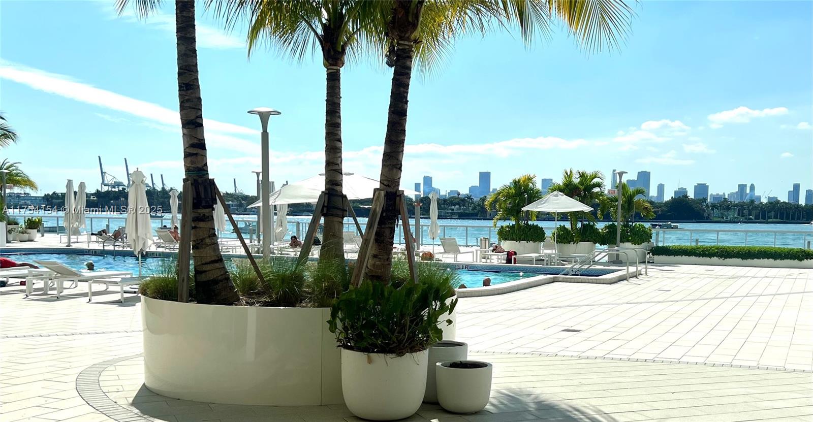 MIRADOR 1000 CONDO - Residential