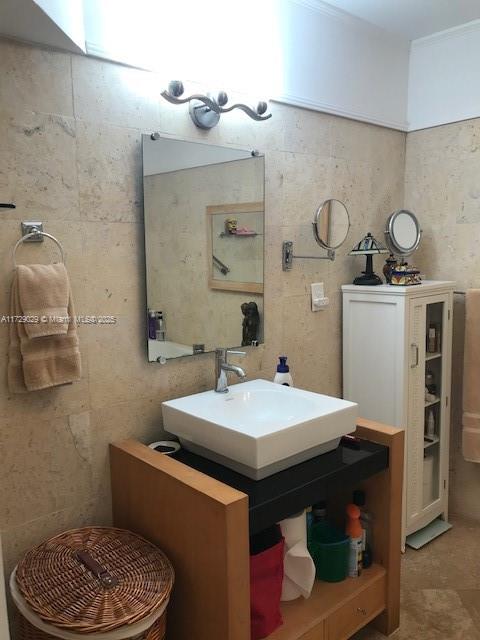 OCEAN VIEW HEIGHTS - Residential Lease