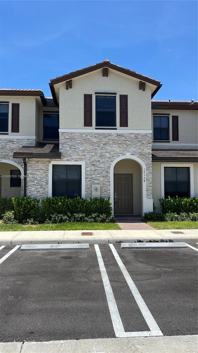 PROPERTY PRICED TO SELL!!! SELLER IS CONTRIBUTING WITH $10K FOR CLOSING COSTS! Beautiful lakefront townhome located in the highly desirable Crystal Cay community. This well-maintained property offers a spacious open-concept layout, modern finishes, and serene water views—perfect for both relaxing and entertaining.

Featuring 3 bedrooms and 2.5 bathrooms, this home provides comfort, functionality, and abundant natural light throughout. Enjoy a low HOA and a vibrant community lifestyle with amenities including a swimming pool, fitness center, children's play area, and dog park.

Ideally located near scenic bike and walking trails leading to Black Point Marina, perfect for outdoor enthusiasts.

Conveniently located near major highways, shopping, dining, and schools. A great opportunity to own in one of South Miami-Dade’s fastest-growing communities. EASY TO SHOW! Book your showings today!
