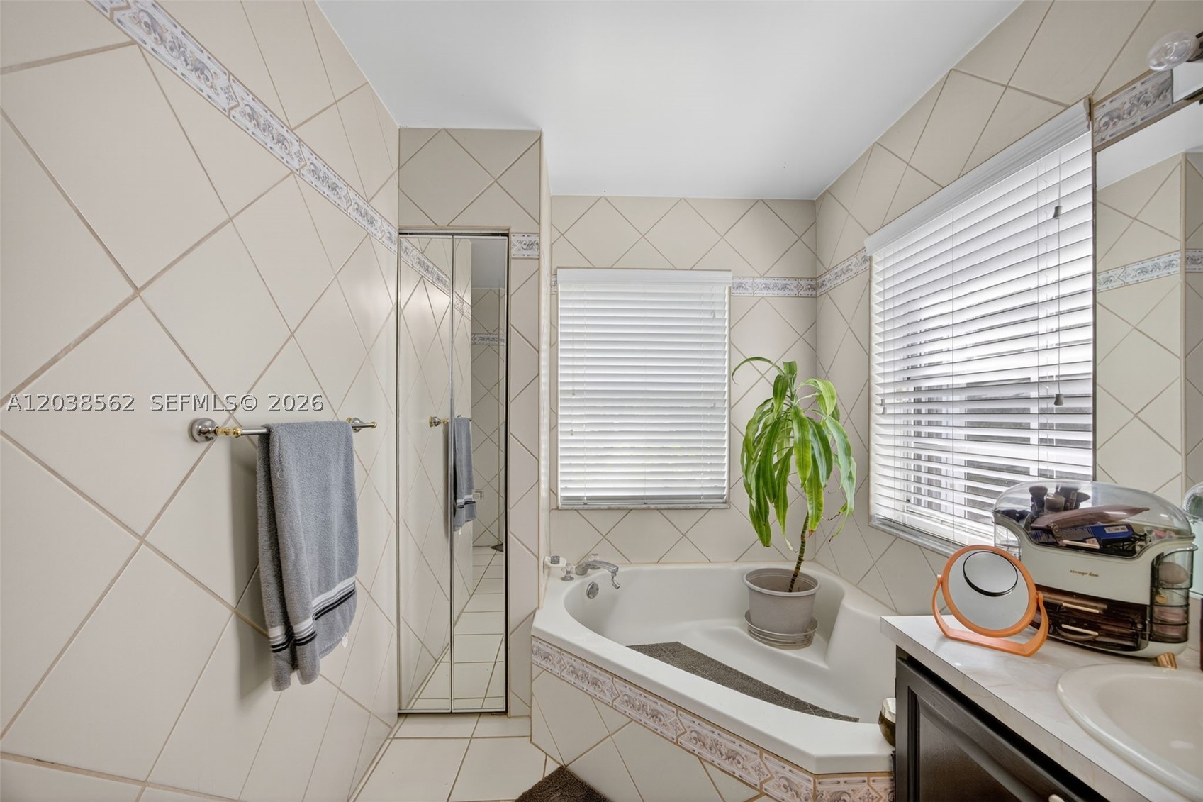 REDAVO ESTATES 2ND ADDN - Residential