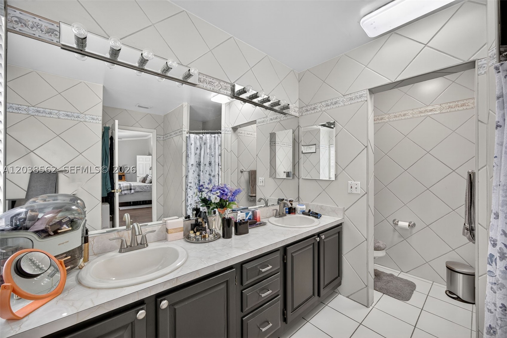 REDAVO ESTATES 2ND ADDN - Residential