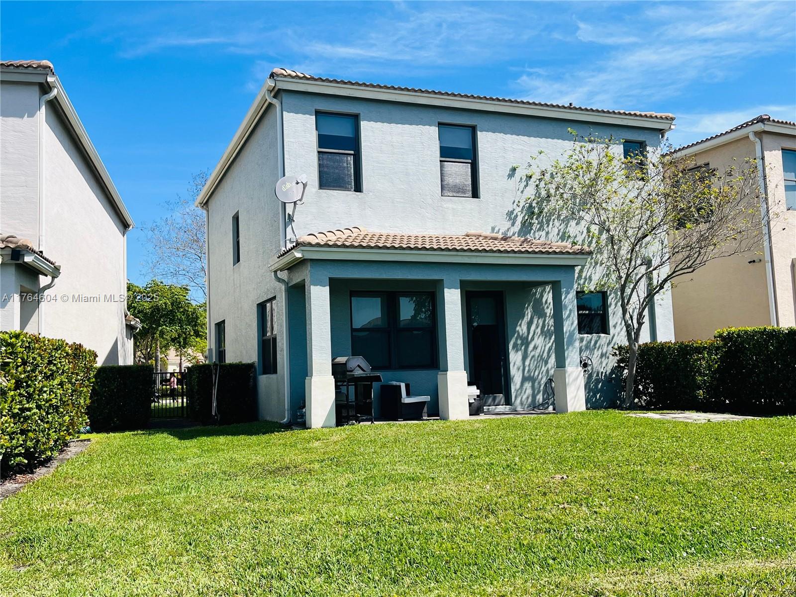 CHAMPION LAKES - Residential