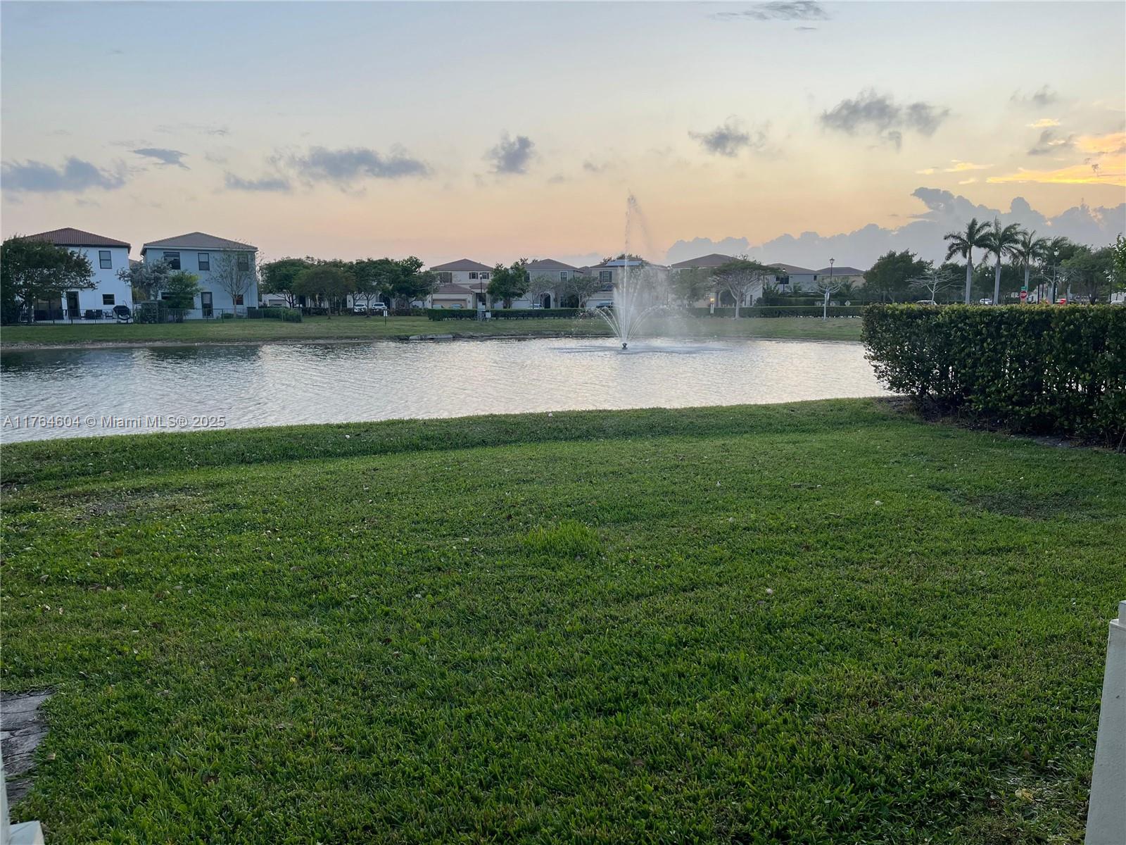 CHAMPION LAKES - Residential