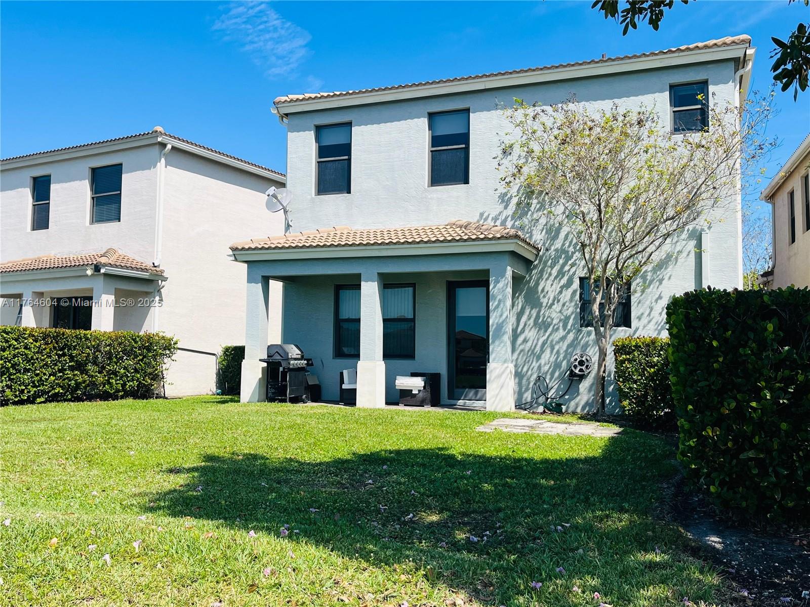CHAMPION LAKES - Residential