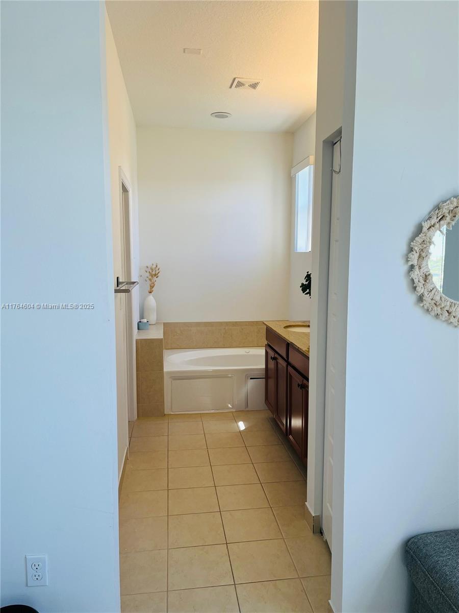 CHAMPION LAKES - Residential