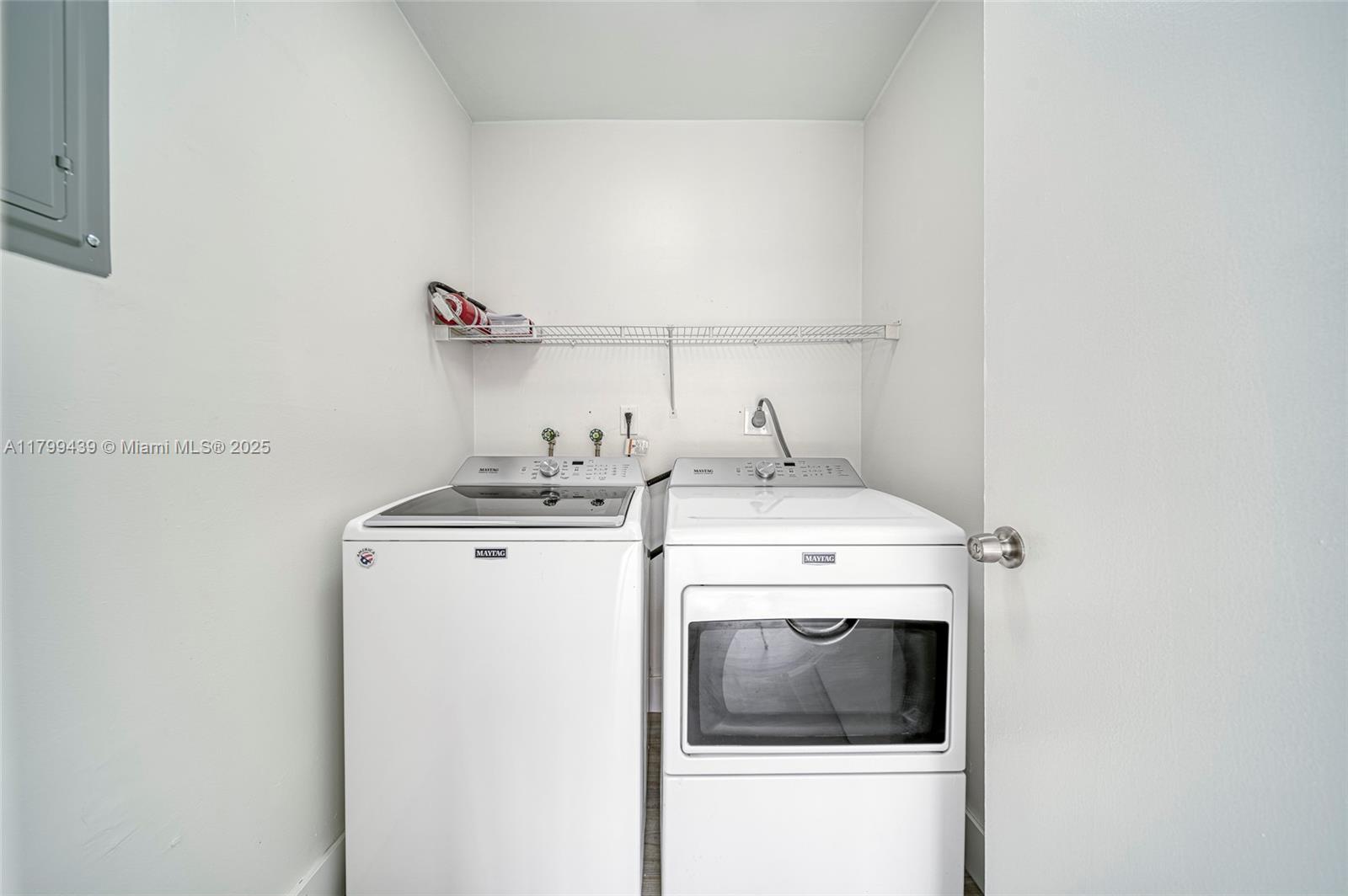 BRIAR LAKE - Residential Lease