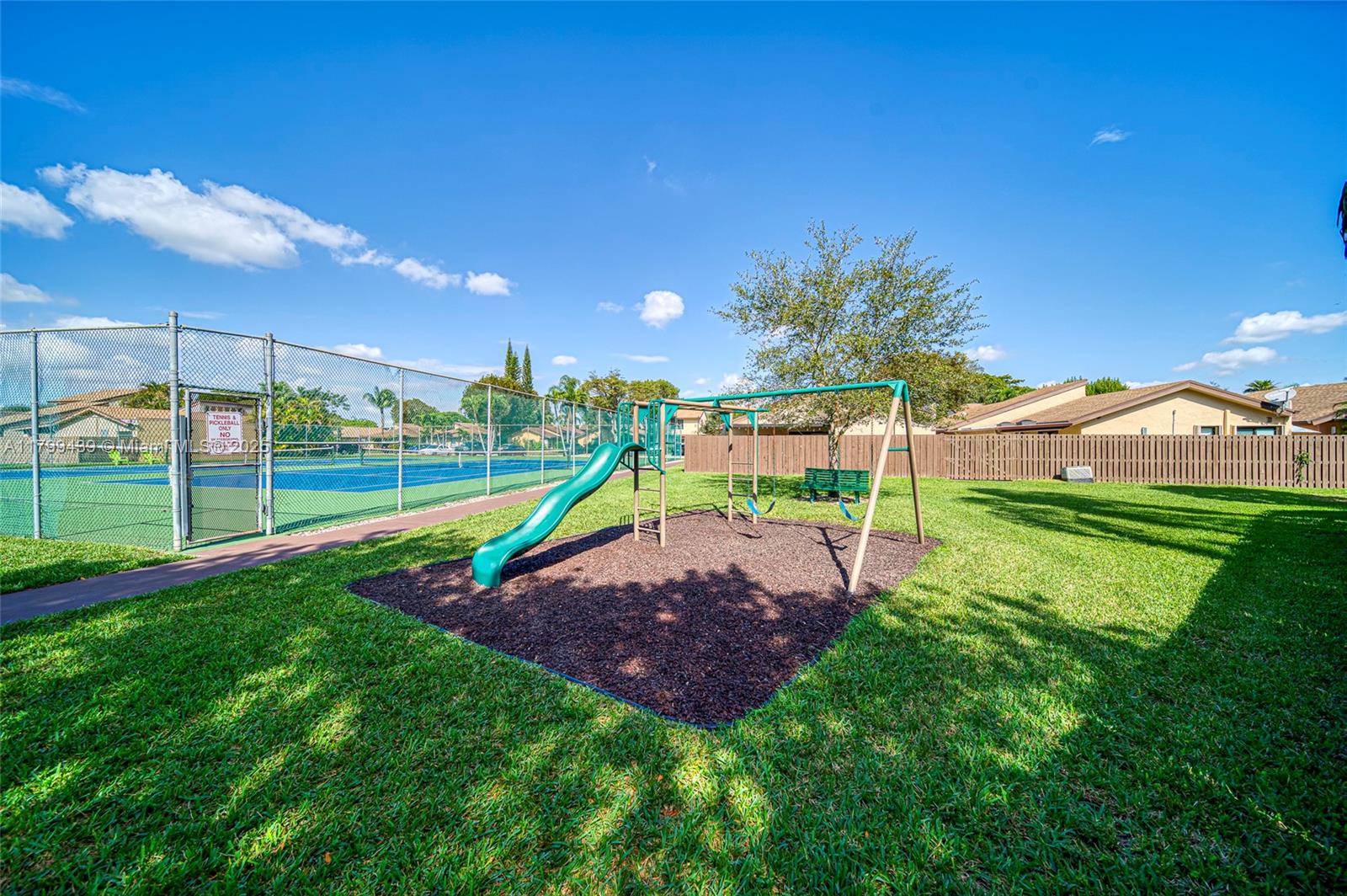 BRIAR LAKE - Residential Lease