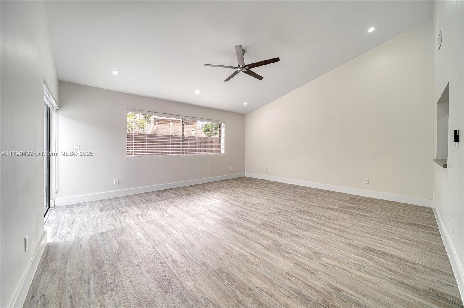 BRIAR LAKE - Residential Lease