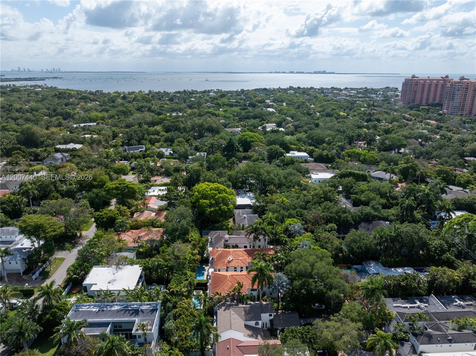 COCONUT GROVE MANOR - Residential