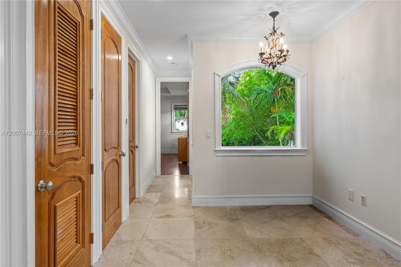 COCONUT GROVE MANOR - Residential
