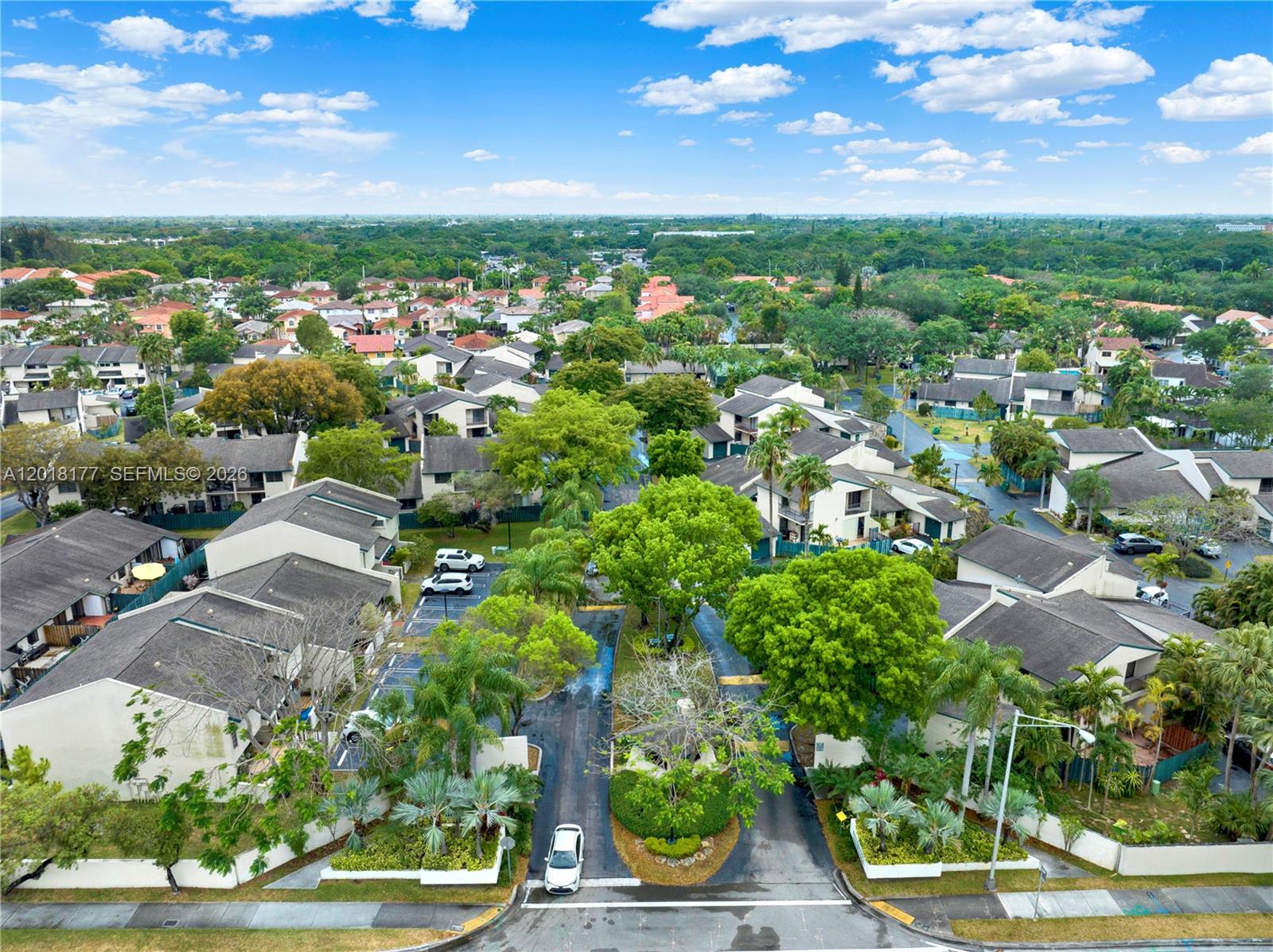 SUNSET CONDOR PH I - Residential