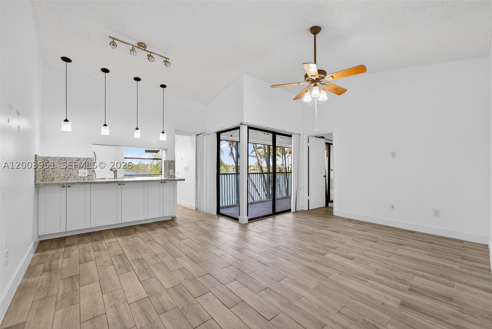 LAKESHORE CONDO 6 - Residential