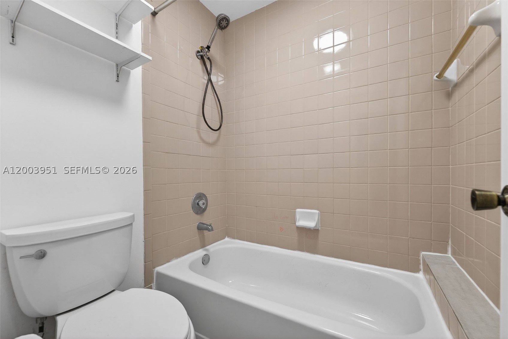 LAKESHORE CONDO 6 - Residential