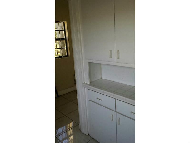 21 52 41 OPA LOCKA PLAT N - Residential Lease